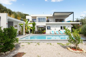 Splendid villa with pool and seaview 20 min away from Nice center - Welkeys